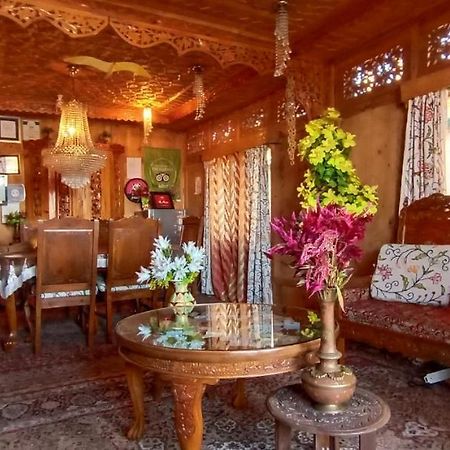 Hotel Houseboat New Suzan Srīnagar Zewnętrze zdjęcie