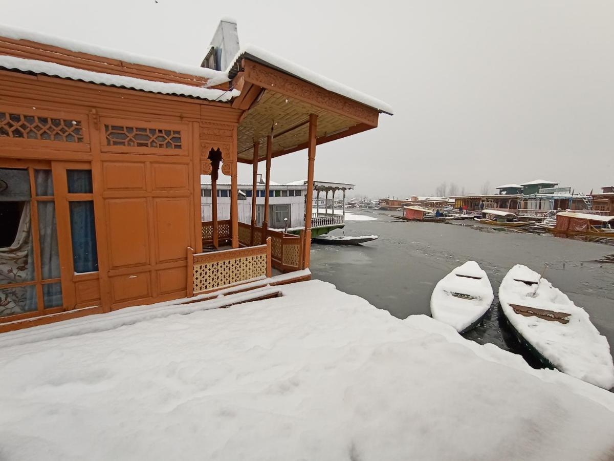 Hotel Houseboat New Suzan Srīnagar Zewnętrze zdjęcie